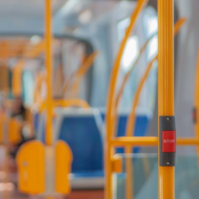 Empregos que oferecem ajuda de custo para transporte e alimentação